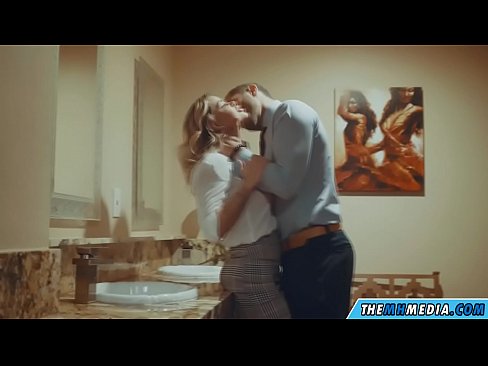 ❤️ Döşlü sarışın sizi ictimai tualetdə aldatdıqda ❤ Anal porno az.justindianpornx.ru ❤